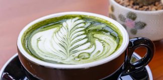 9 Incredible Reasons You Should Be Drinking Green Tea